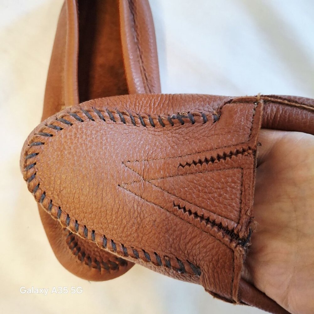 NWOT Minnetonka Womens Brown Leather Slip-On Moccasins Size 7 With Rubber Sole - Picture 2 of 7